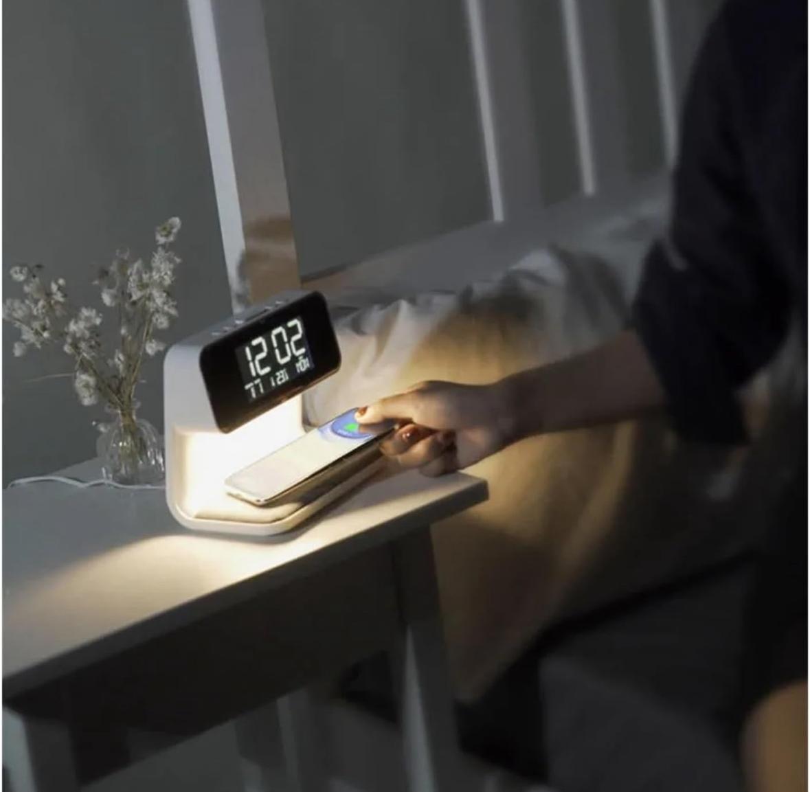 Reloj Cargador Inalámbrico Con Luz Nocturna PowerTime 3 en 1